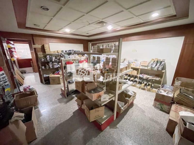 中壢中原家樂福旁百坪透店房屋室內格局與周邊環境