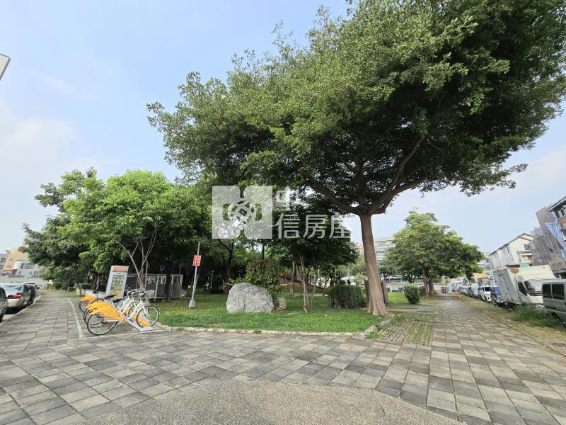 三甲公園全新臨路電梯豪墅房屋室內格局與周邊環境