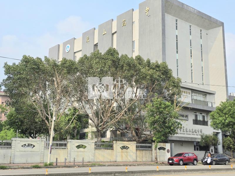 三甲公園全新臨路電梯豪墅房屋室內格局與周邊環境