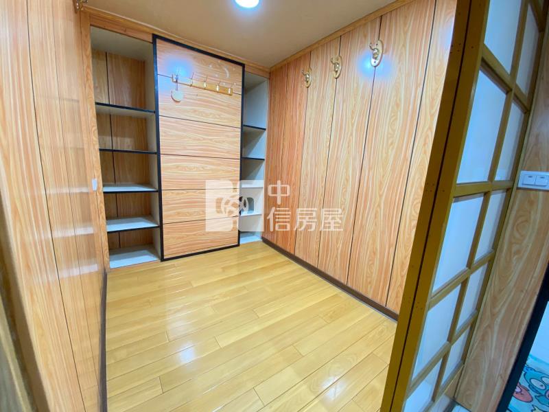 勤美商圈旁低總價電梯2房房屋室內格局與周邊環境