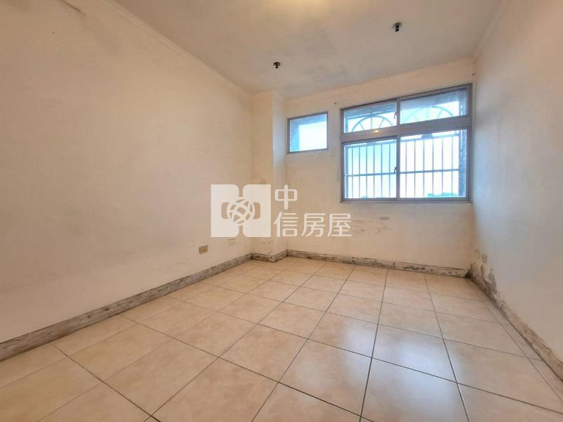 (A)陸光國宅漂亮次頂樓3大房車(中信卓越團隊)房屋室內格局與周邊環境