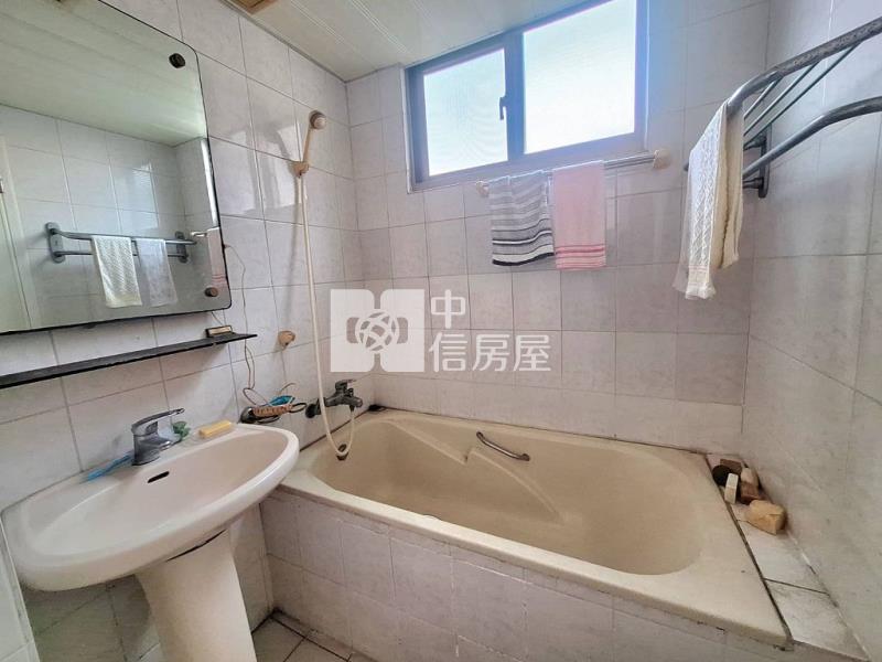 (A)陸光國宅漂亮次頂樓3大房車(中信卓越團隊)房屋室內格局與周邊環境