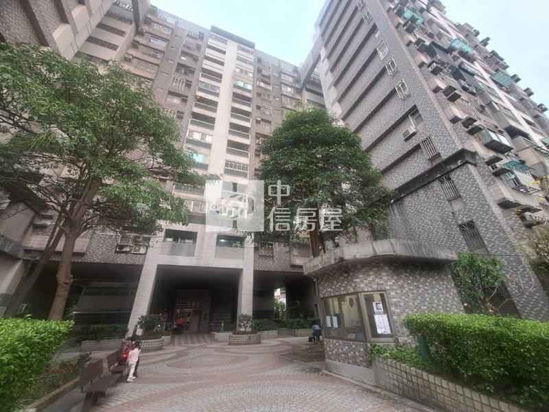 (A)陸光國宅漂亮次頂樓3大房車(中信卓越團隊)房屋室內格局與周邊環境