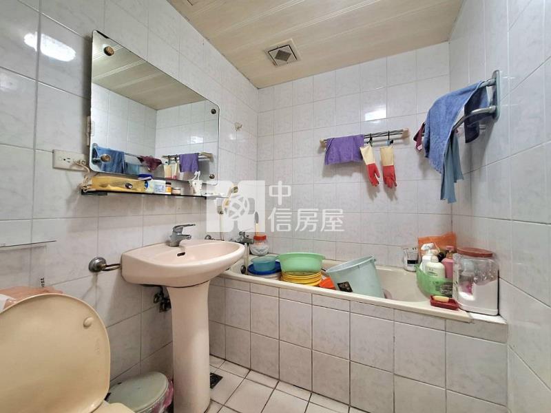 (A)陸光國宅漂亮次頂樓3大房車(中信卓越團隊)房屋室內格局與周邊環境