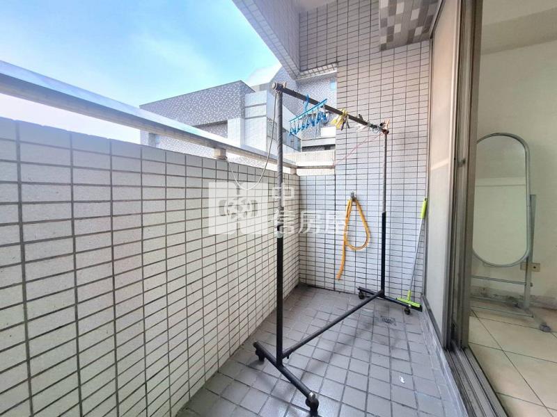 (A)陸光國宅漂亮次頂樓3大房車(中信卓越團隊)房屋室內格局與周邊環境