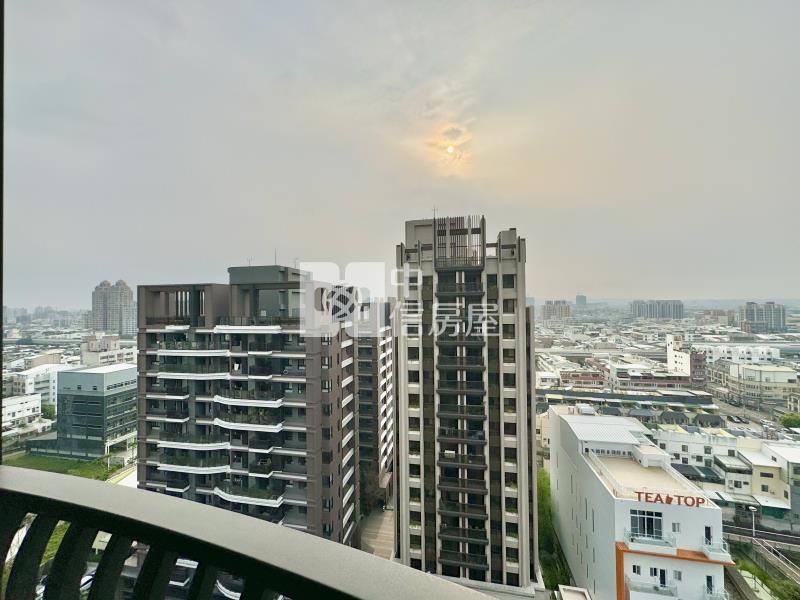 惠宇朗庭｜精品級裝潢次頂樓三改二房雙平車房屋室內格局與周邊環境