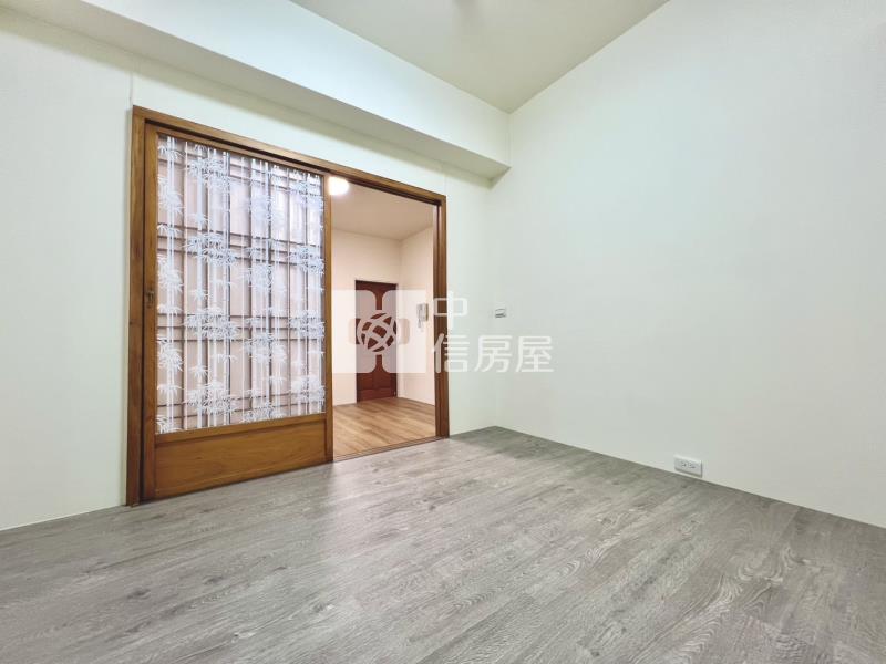 正僑平國小美四房房屋室內格局與周邊環境