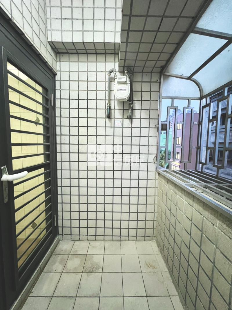 正僑平國小美四房房屋室內格局與周邊環境