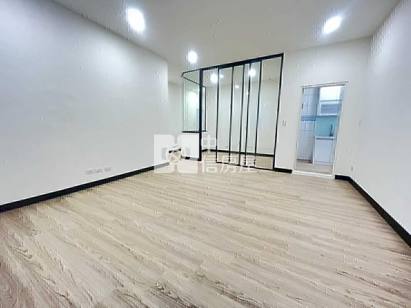 中路特區一樓庭院3房車房屋室內格局與周邊環境