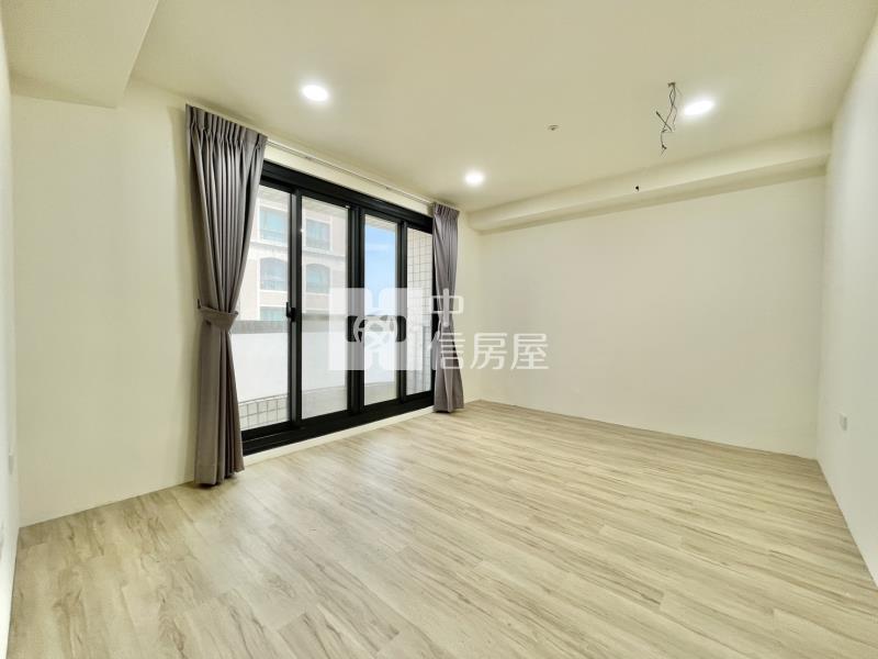 巨城北大電梯美三房房屋室內格局與周邊環境