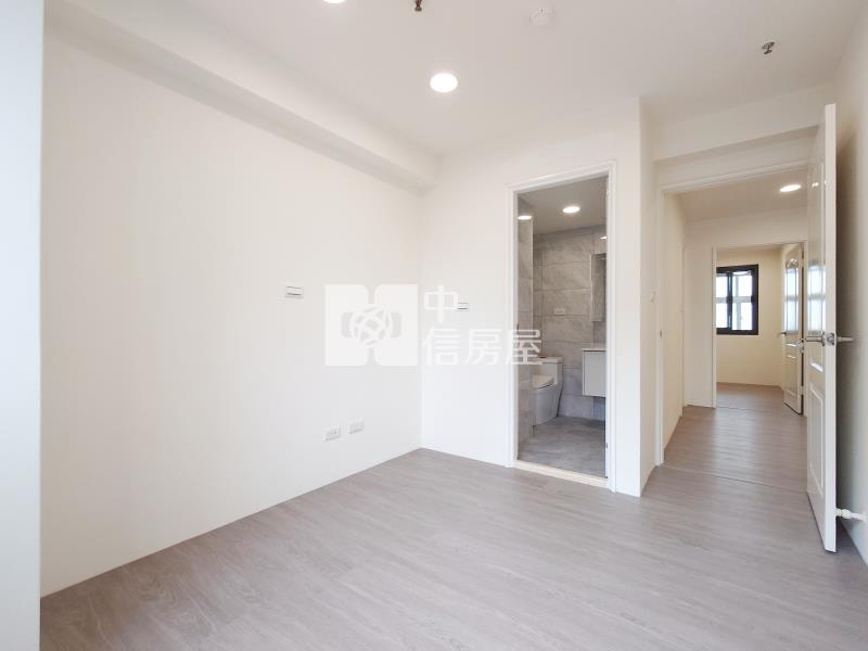 中港世紀紅三房車位房屋室內格局與周邊環境