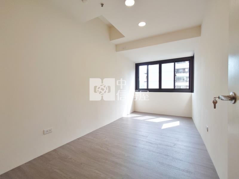 中港世紀紅三房車位房屋室內格局與周邊環境