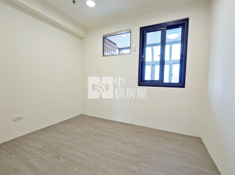 中港世紀紅三房車位房屋室內格局與周邊環境