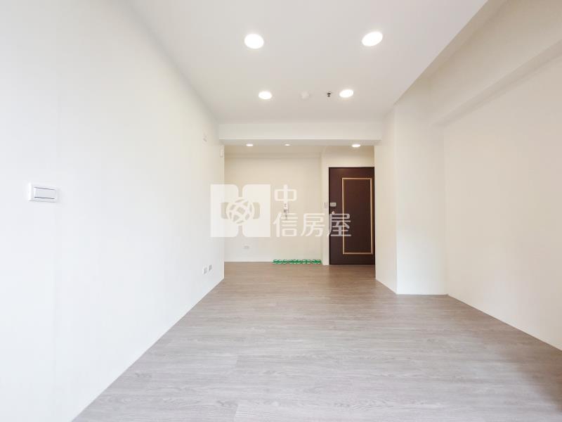 中港世紀紅三房車位房屋室內格局與周邊環境