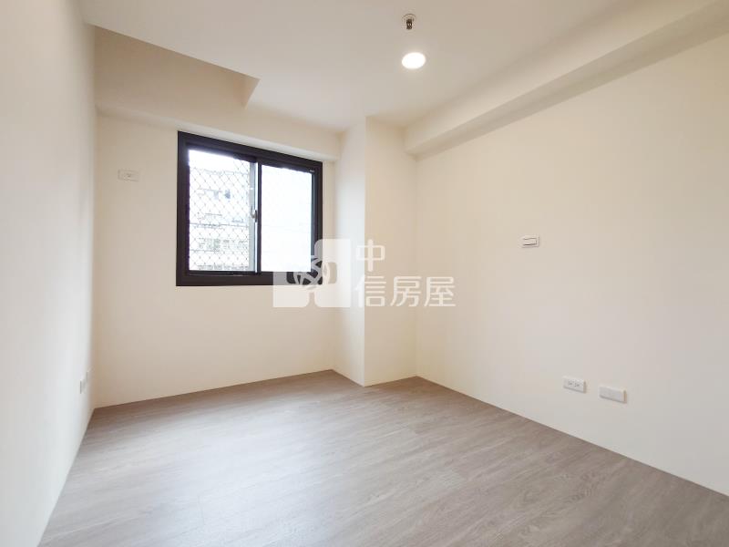 中港世紀紅三房車位房屋室內格局與周邊環境