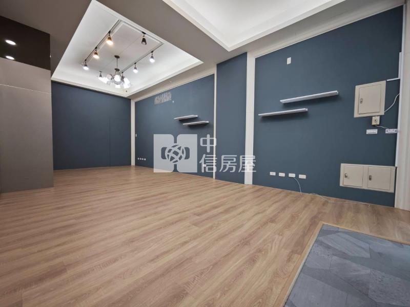太平家樂福輕屋齡臨路透店房屋室內格局與周邊環境