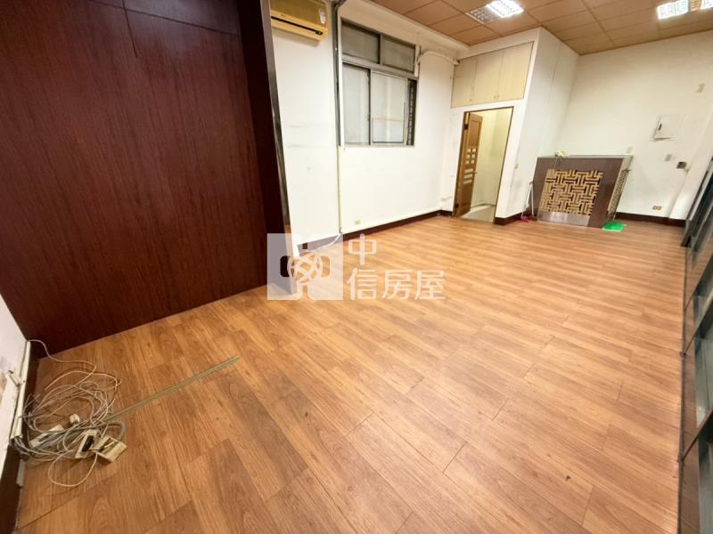 樹義學區8米大面寬金店面房屋室內格局與周邊環境