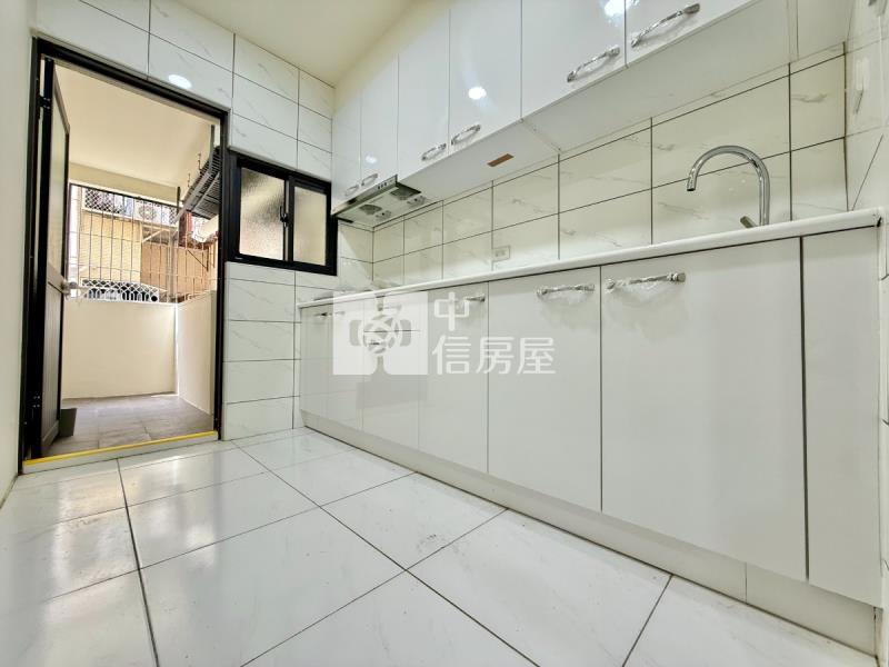 國泰建設全新整理捷運3房房屋室內格局與周邊環境