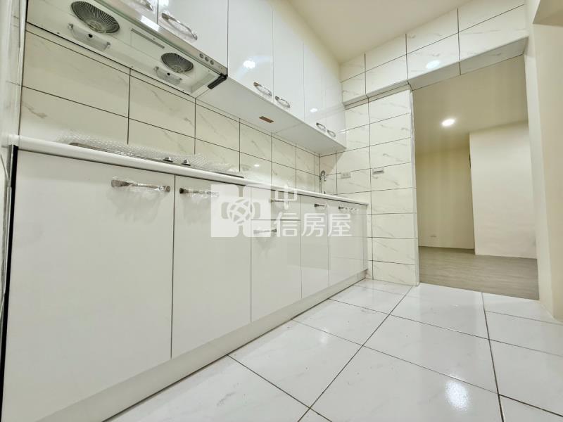 國泰建設全新整理捷運3房房屋室內格局與周邊環境