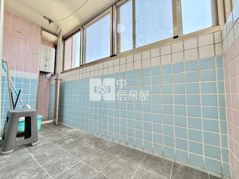 一德洋樓旁兩房類平面車位房屋室內格局與周邊環境