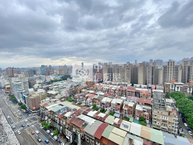 室內53坪高樓層景觀五房房屋室內格局與周邊環境