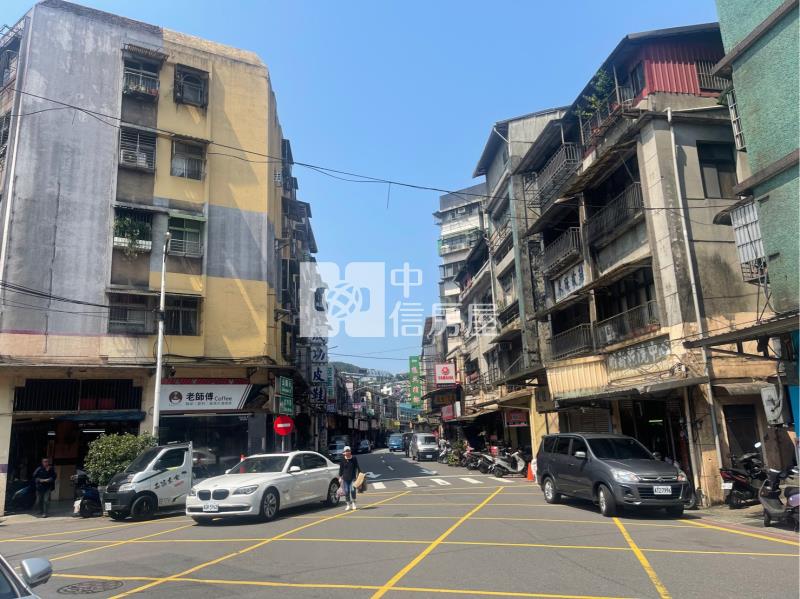 ●市區高投報裝潢三房房屋室內格局與周邊環境