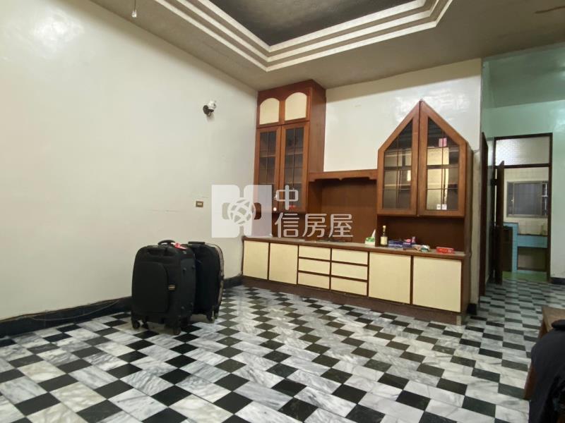 歸仁大面寬傳統孝親車墅房屋室內格局與周邊環境