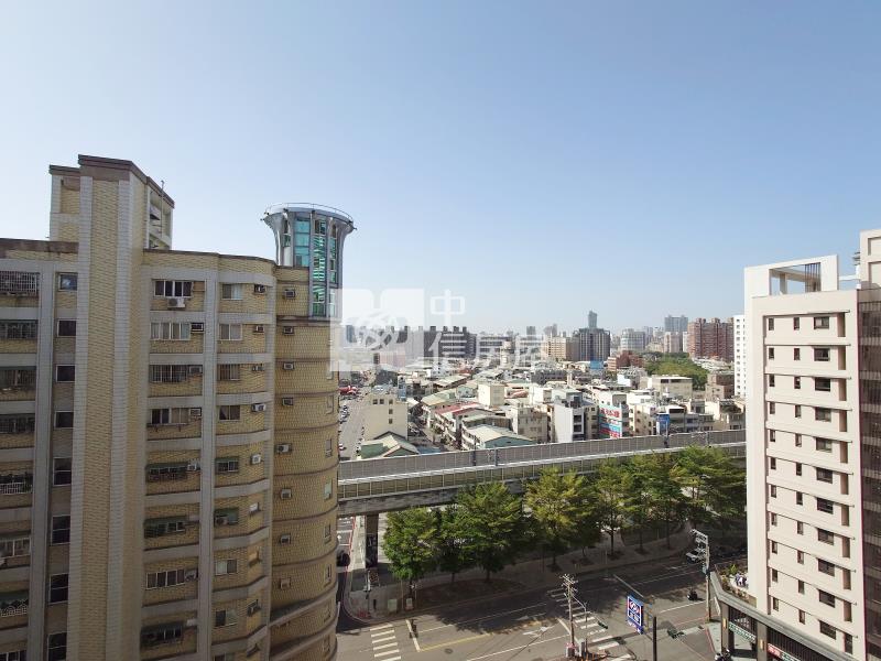 比佛利山莊三房車位房屋室內格局與周邊環境