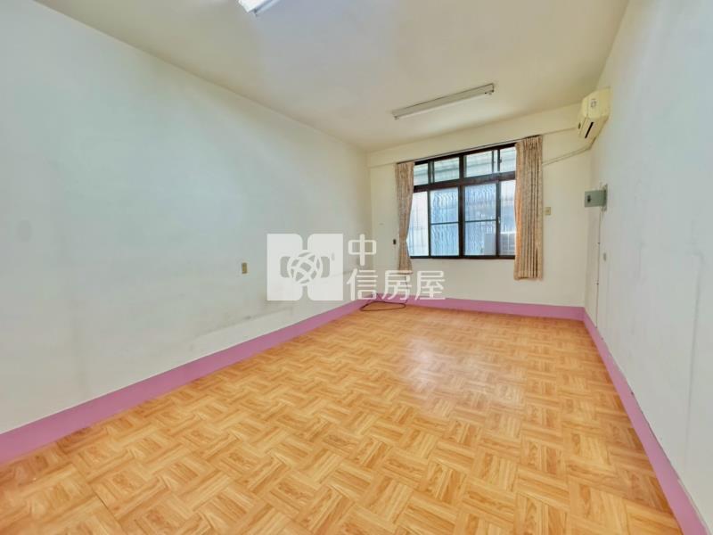 三信家商便宜透天活巷房屋室內格局與周邊環境