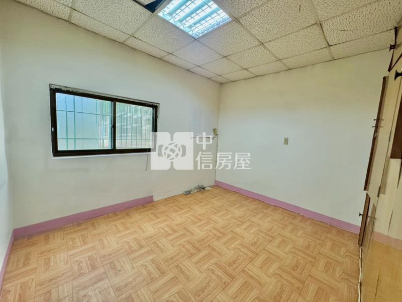 三信家商便宜透天活巷房屋室內格局與周邊環境