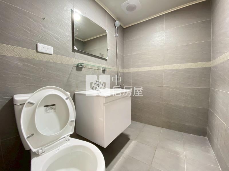 長億新平華廈三房平車房屋室內格局與周邊環境