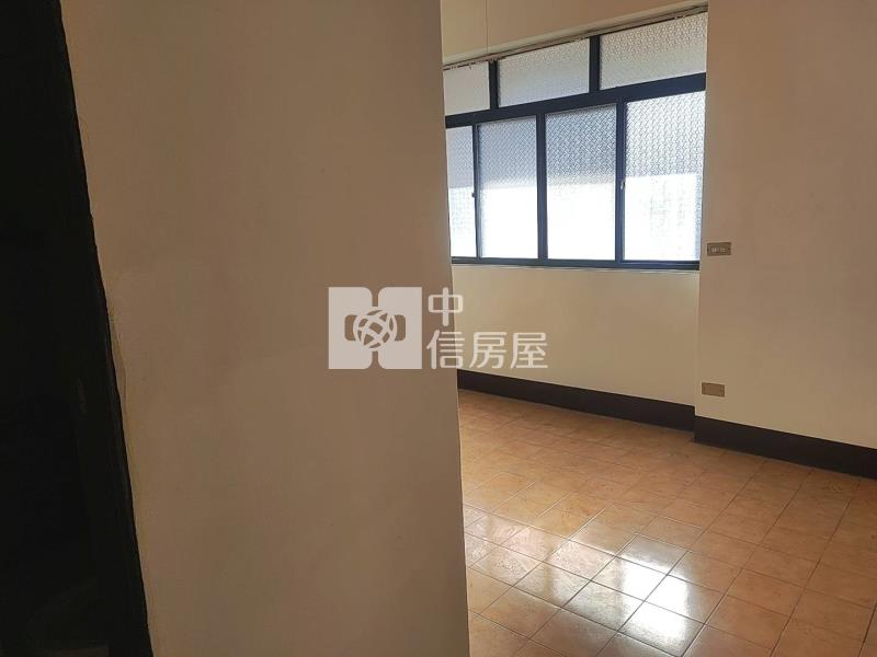 員林市6米面中庭車墅房屋室內格局與周邊環境