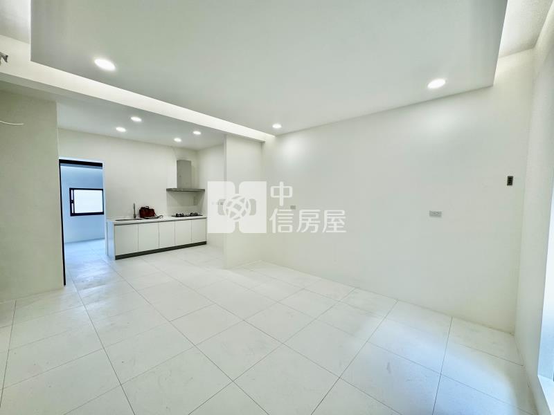 國民運動中心.南勢國小整新孝親房活巷透天房屋室內格局與周邊環境