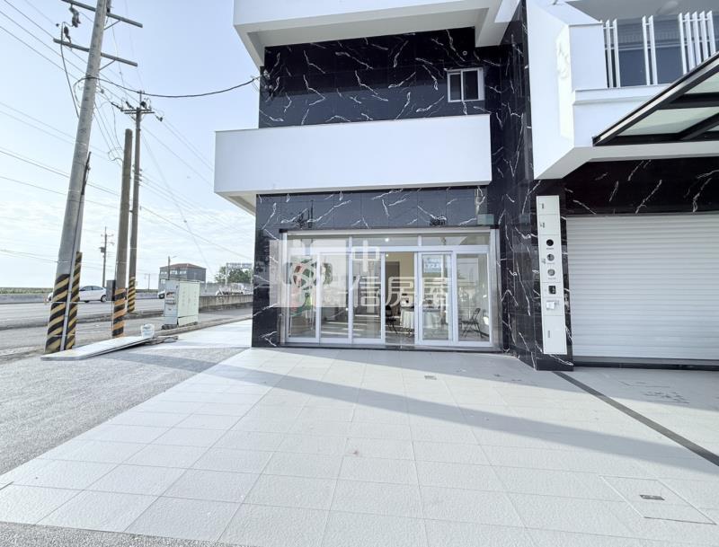 鹽水大地坪三角窗全新店住房屋室內格局與周邊環境