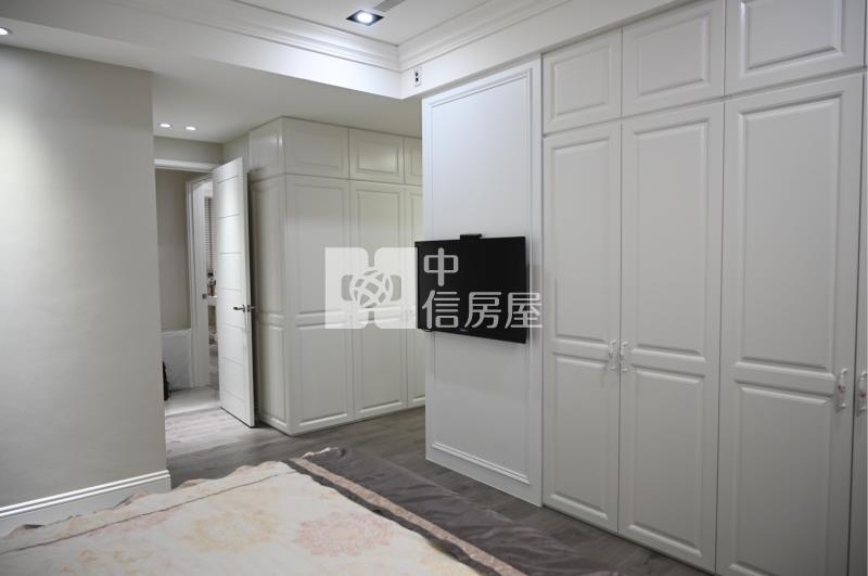 獨立森林精裝邊間電梯豪墅（專任）房屋室內格局與周邊環境