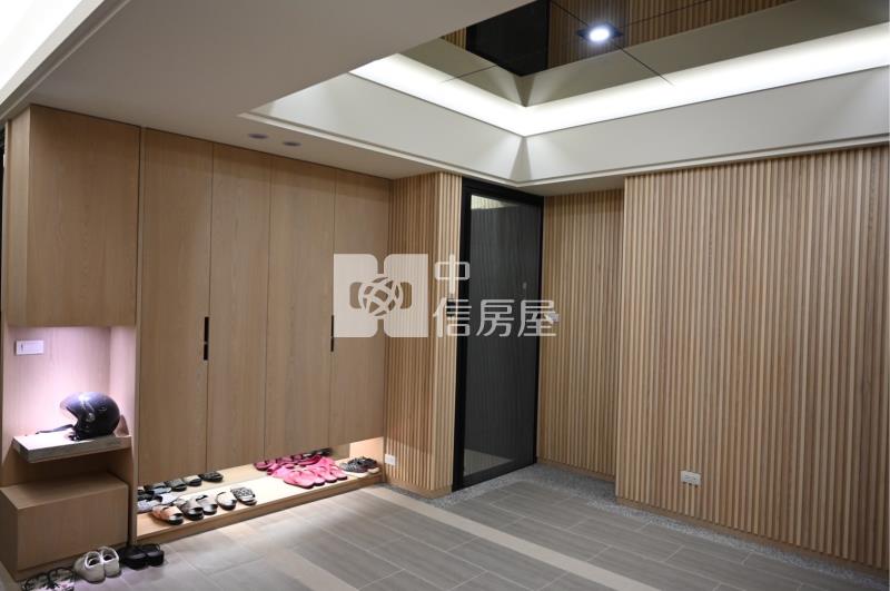 獨立森林精裝邊間電梯豪墅（專任）房屋室內格局與周邊環境