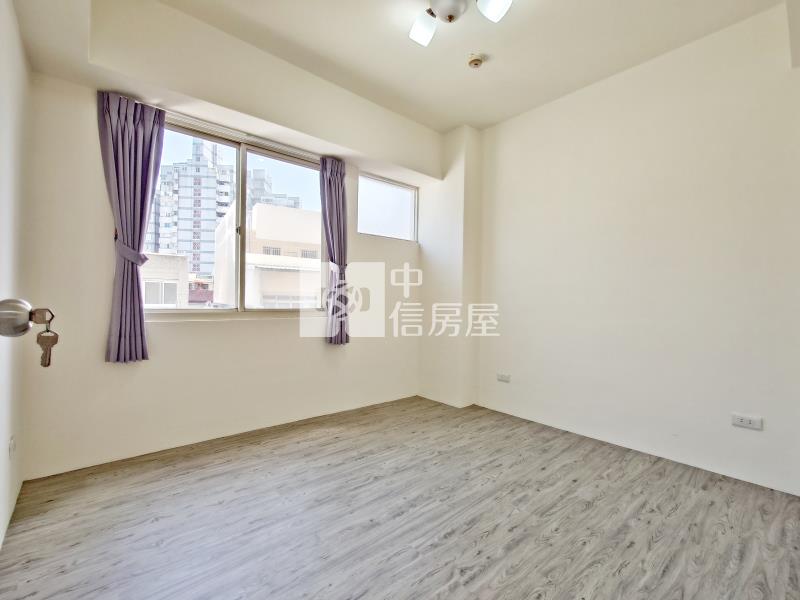 公園家兩房車位房屋室內格局與周邊環境