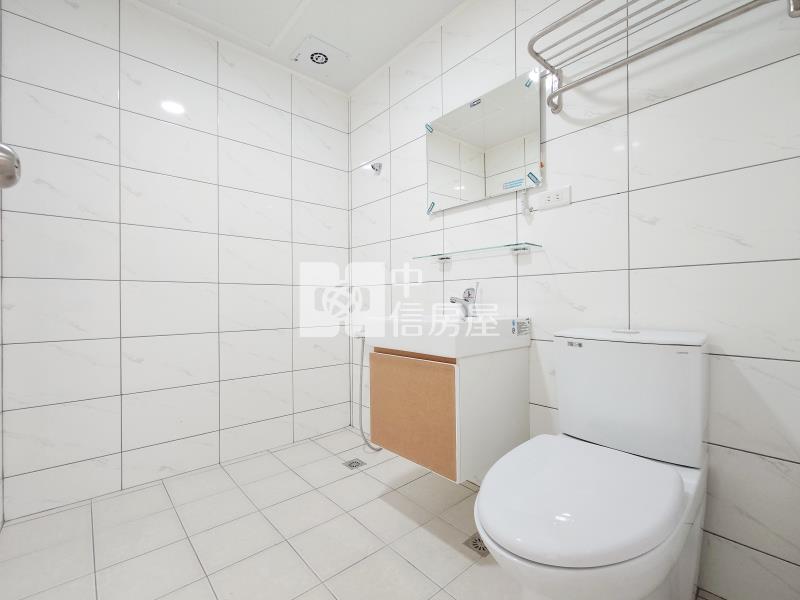 公園家兩房車位房屋室內格局與周邊環境