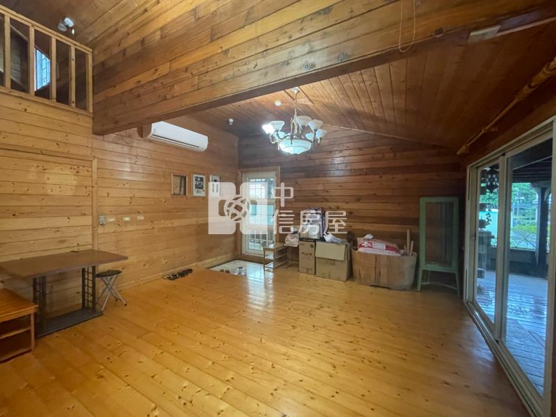 陽光山林邊間美木屋房屋室內格局與周邊環境