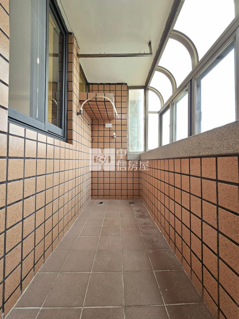 中港世紀紅房屋室內格局與周邊環境