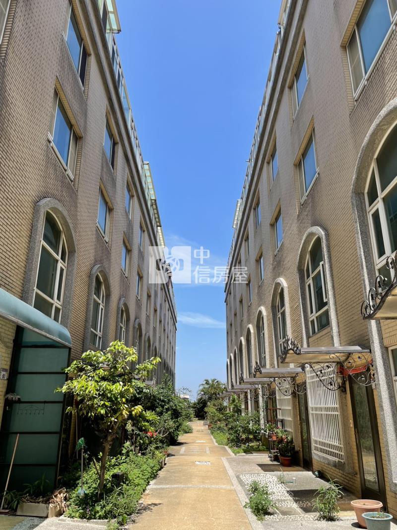 快速路旁全新整理快樂小鎮別墅房屋室內格局與周邊環境