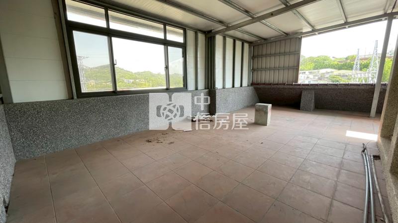 頭屋近交流道整新邊間透天房屋室內格局與周邊環境