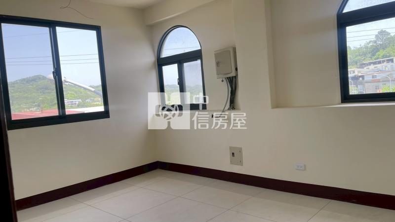 頭屋近交流道整新邊間透天房屋室內格局與周邊環境