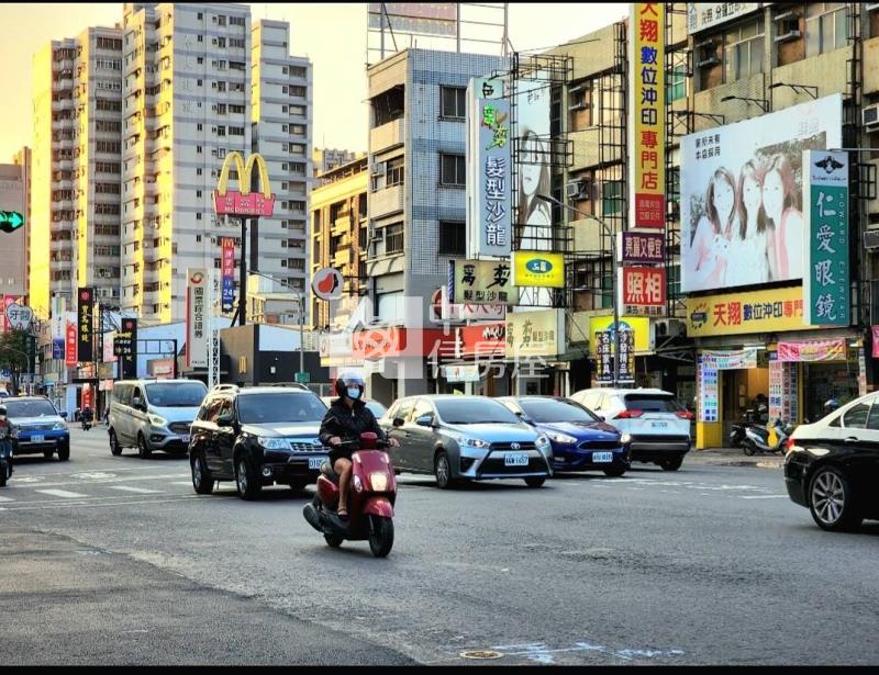 天祥一路臨25米路金鑽店面房屋室內格局與周邊環境
