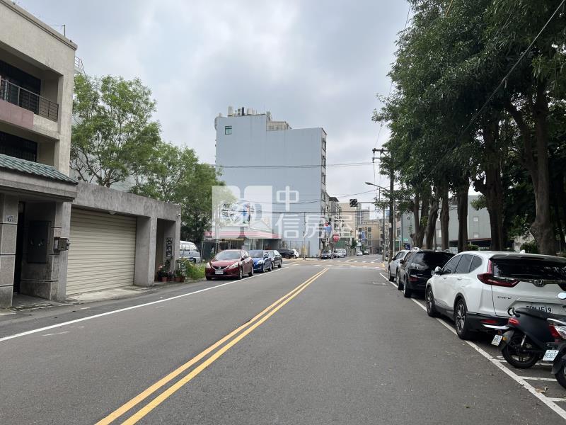 縣政公園面河岸建地房屋室內格局與周邊環境