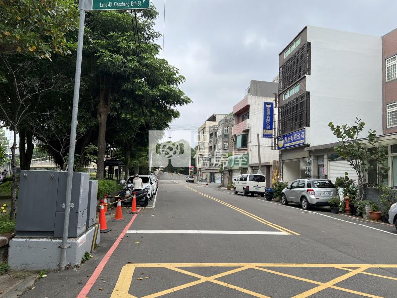 縣政公園面河岸建地房屋室內格局與周邊環境