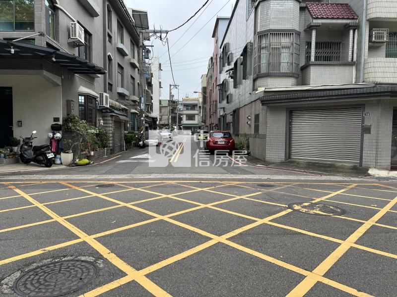 縣政公園面河岸建地房屋室內格局與周邊環境