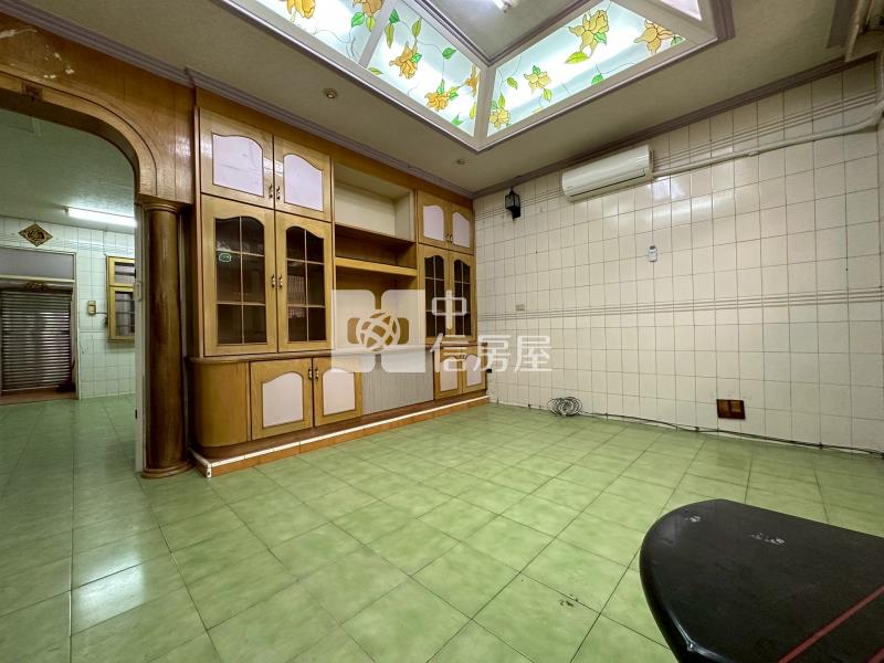 屏東房屋《縣民公園透天》房屋室內格局與周邊環境