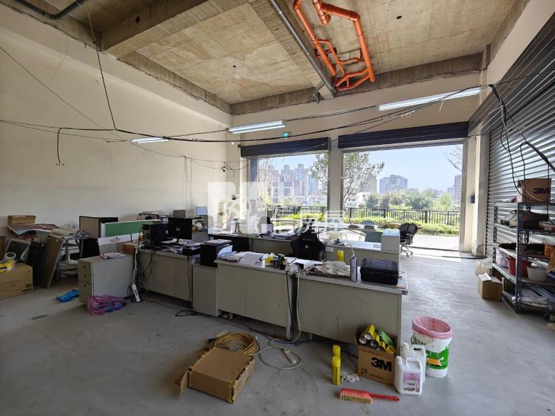桃園大有國中雙面寬店面房屋室內格局與周邊環境