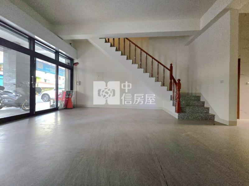 演藝廳/輕齡全新未住/五套房店住房屋室內格局與周邊環境
